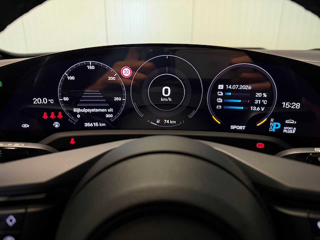 Porsche - taycan cross turismo - 4 93 kwh - krs-86-k- 2023 iaw - afbeelding 18 van  23