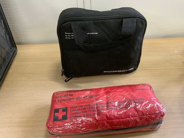 Porsche 7pp.971.675.b acculader en laadkabel - afbeelding 2 van  3