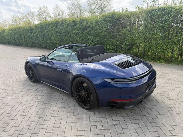 Porsche 911 992 cabrio 3.0 carrera gts | hgp-97-l i - afbeelding 26 van  31