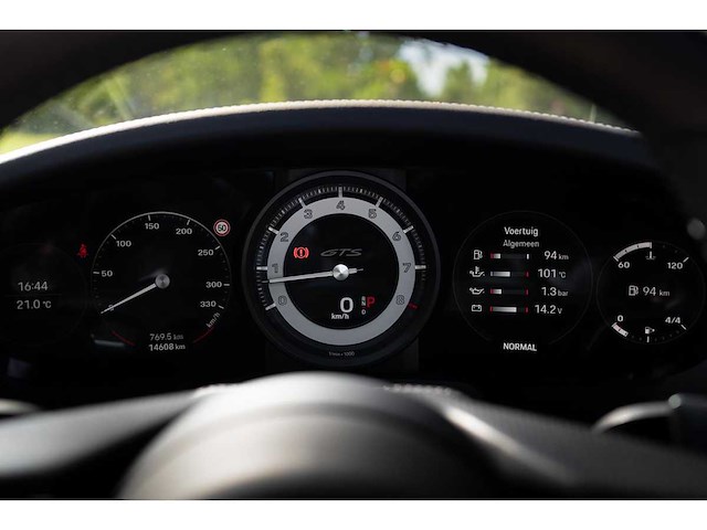 Porsche 911 992 cabrio 3.0 carrera gts | hgp-97-l i - afbeelding 3 van  61