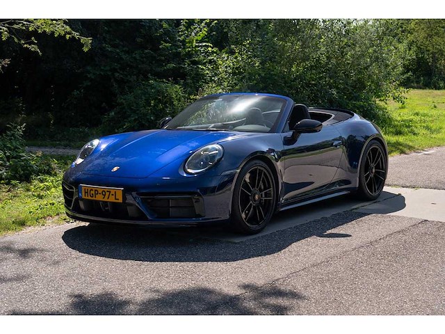 Porsche 911 992 cabrio 3.0 carrera gts | hgp-97-l i - afbeelding 1 van  61