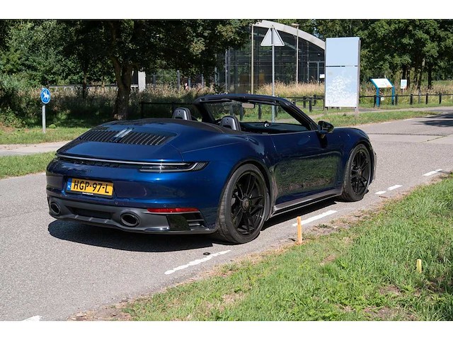 Porsche 911 992 cabrio 3.0 carrera gts | hgp-97-l i - afbeelding 12 van  61