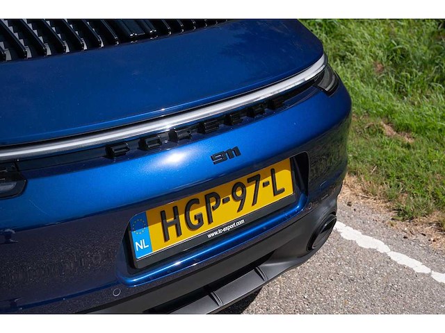 Porsche 911 992 cabrio 3.0 carrera gts | hgp-97-l i - afbeelding 27 van  61