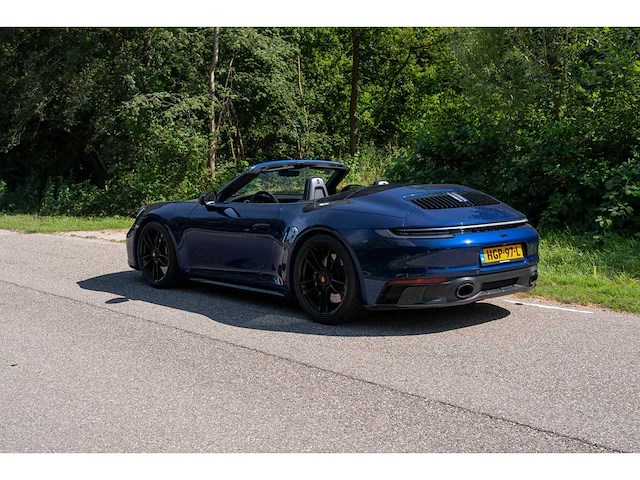 Porsche 911 992 cabrio 3.0 carrera gts | hgp-97-l i - afbeelding 34 van  61