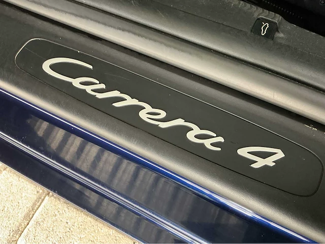 Porsche 911 996 carrera 4 | 3.6 | 320 pk | 2002 | youngtimer | 76.000 km | 18 inch carrera wielen | psm | vierwielaandrijving | btw auto - afbeelding 28 van  58