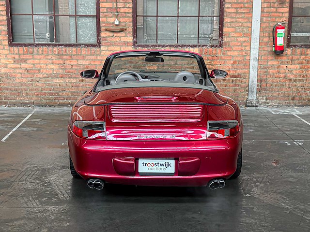 Porsche 911 996 carrera cabrio 4 3.6 320pk 2004 -youngtimer- - afbeelding 4 van  32