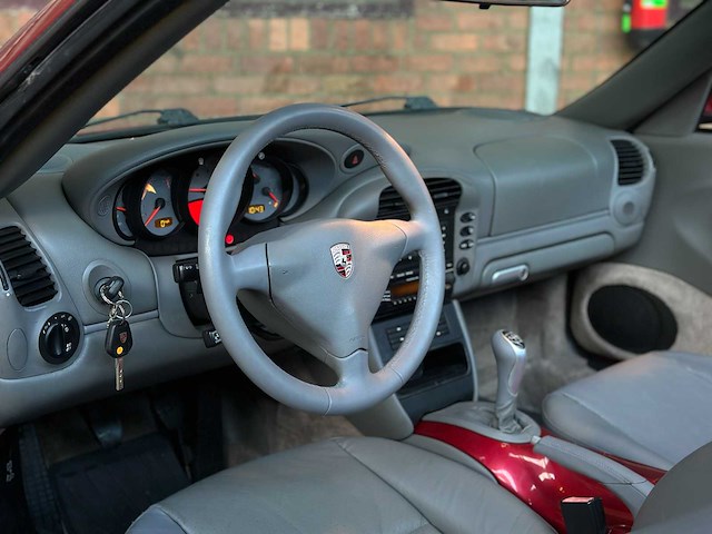 Porsche 911 996 carrera cabrio 4 3.6 320pk 2004 -youngtimer- - afbeelding 7 van  32