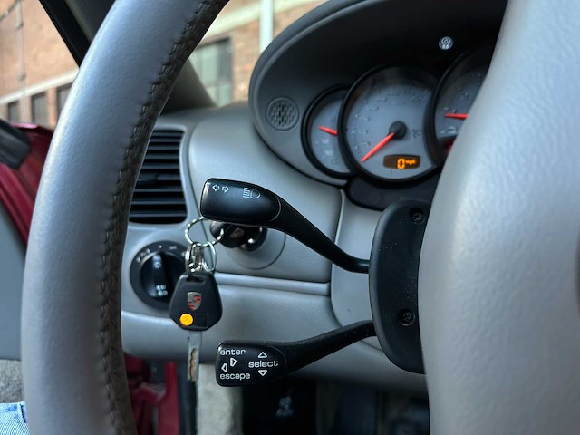 Porsche 911 996 carrera cabrio 4 3.6 320pk 2004 -youngtimer- - afbeelding 13 van  32