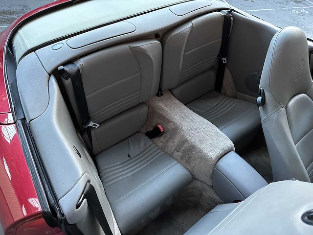 Porsche 911 996 carrera cabrio 4 3.6 320pk 2004 -youngtimer- - afbeelding 26 van  34