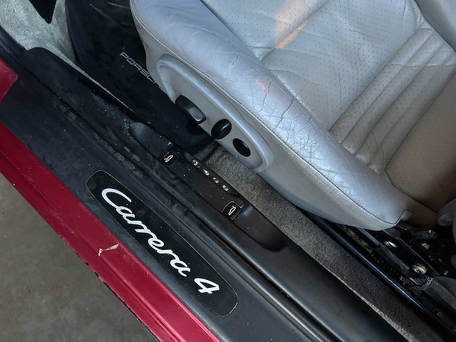 Porsche 911 996 carrera cabrio 4 3.6 320pk 2004 -youngtimer- - afbeelding 11 van  29