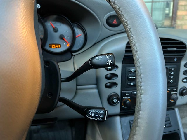 Porsche 911 996 carrera cabrio 4 3.6 320pk 2004 -youngtimer- - afbeelding 13 van  29