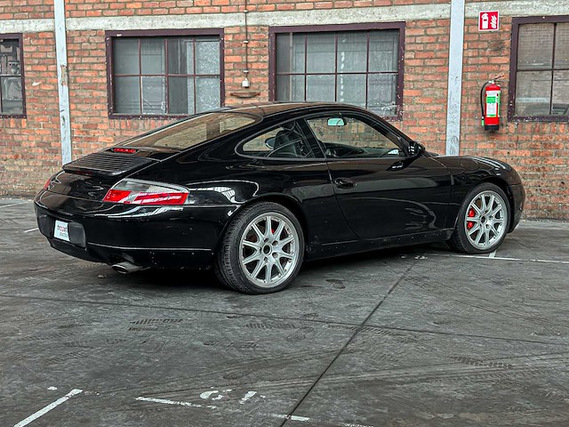 Porsche 911 996 carrera coupe 3.4 300pk 2001 -handgeschakeld- youngtimer - afbeelding 2 van  31
