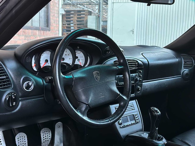 Porsche 911 996 carrera coupe 3.4 300pk 2001 -handgeschakeld- youngtimer - afbeelding 5 van  31