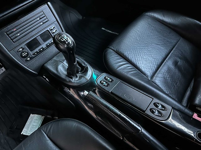 Porsche 911 996 carrera coupe 3.4 300pk 2001 -handgeschakeld- youngtimer - afbeelding 14 van  31