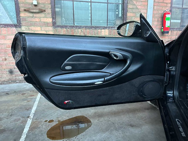 Porsche 911 996 carrera coupe 3.4 300pk 2001 -handgeschakeld- youngtimer - afbeelding 17 van  31