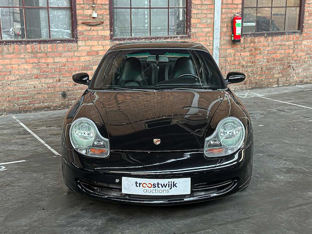Porsche 911 996 carrera coupe 3.4 300pk 2001 -handgeschakeld- youngtimer - afbeelding 28 van  31