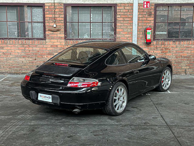 Porsche 911 996 carrera coupe 3.4 300pk 2001 -handgeschakeld- youngtimer - afbeelding 31 van  31