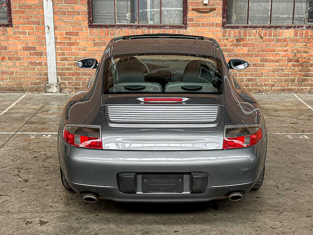Porsche 911 996 carrera coupe 3.4 handgeschakeld 300pk 2000 -youngtimer- - afbeelding 15 van  36
