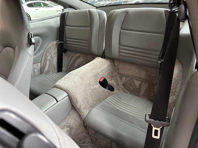 Porsche 911 996 carrera coupe 3.4 handgeschakeld 300pk 2000 -youngtimer- - afbeelding 31 van  36