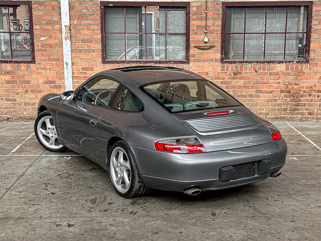 Porsche 911 996 carrera coupe 3.4 handgeschakeld 300pk 2000 -youngtimer- - afbeelding 9 van  36