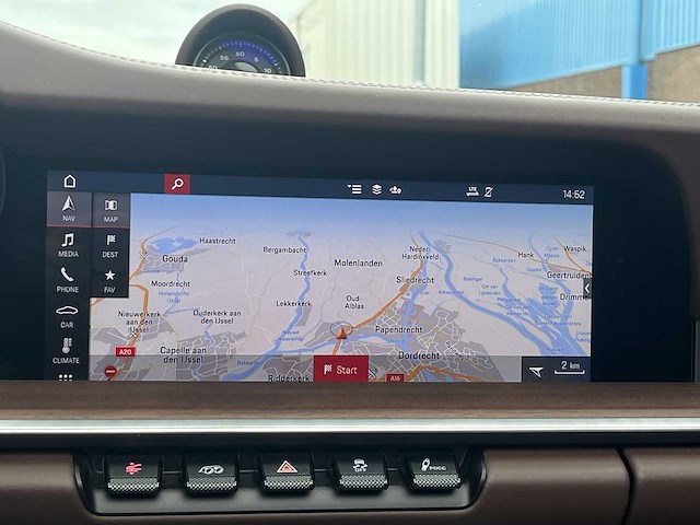 Porsche 911 cabrio 3.0 carrera s | forest green | 2020 | 00-35-25 - afbeelding 11 van  26