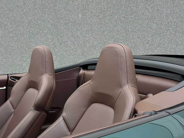 Porsche 911 cabrio 3.0 carrera s forest green pts | s-495-tr - afbeelding 32 van  40