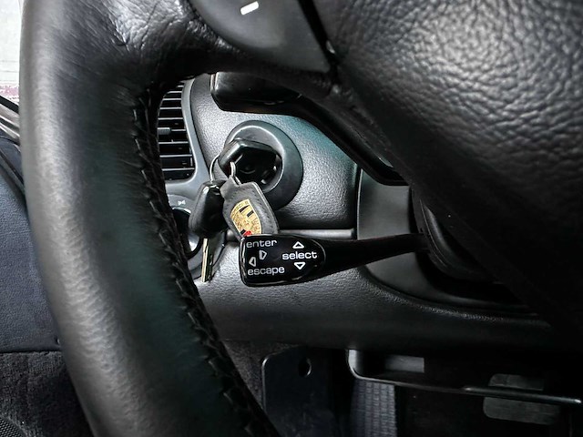 Porsche 911 cabriolet carrera 3.4 996 (hardtop) 300pk 2001 youngtimer - afbeelding 17 van  30