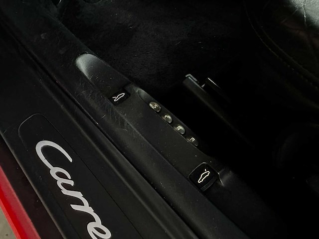 Porsche 911 cabriolet carrera 3.4 996 (hardtop) 300pk 2001 youngtimer - afbeelding 20 van  30