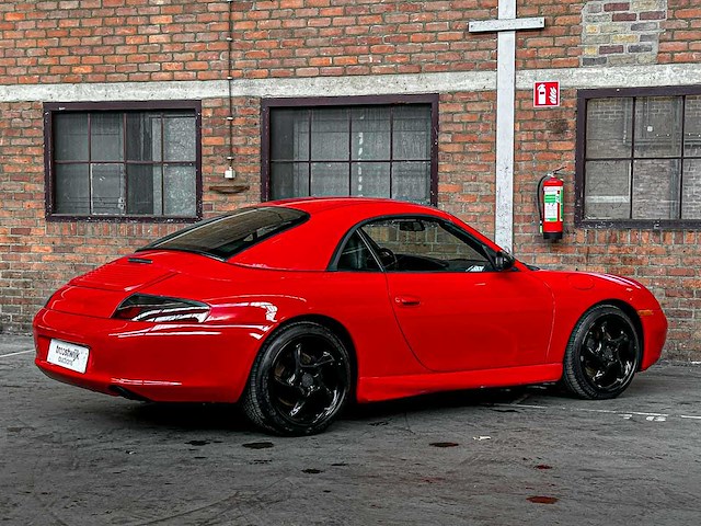 Porsche 911 cabriolet carrera 3.4 996 (hardtop) 300pk 2001 youngtimer - afbeelding 23 van  29