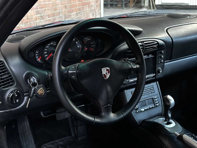 Porsche 911 cabriolet carrera 3.4 996 (hardtop) 300pk 2001 youngtimer - afbeelding 1 van  29