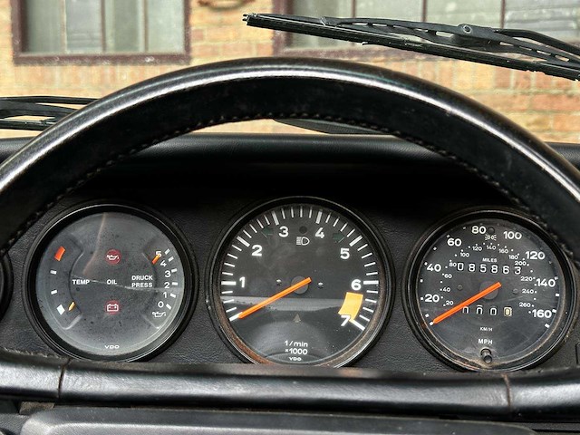 Porsche 911 carrera 3.2 cabriolet 230pk 1985 - afbeelding 12 van  30