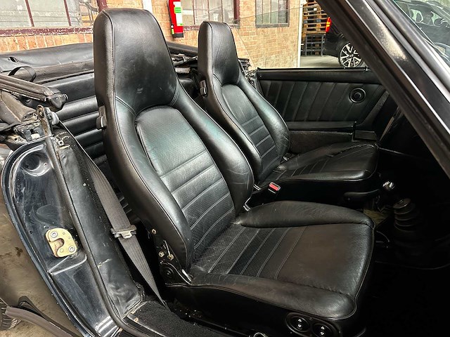 Porsche 911 carrera 3.2 cabriolet 230pk 1985 - afbeelding 24 van  30