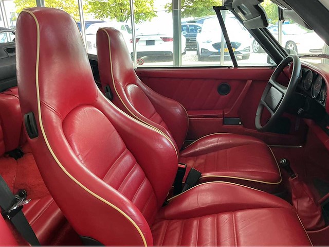Porsche 911 carrera 3.2 cabriolet pure klasse uit 1985 handgeschakeld marge auto - afbeelding 8 van  34