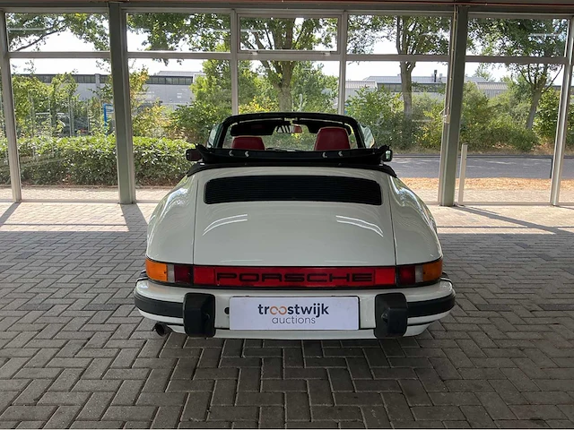 Porsche 911 carrera 3.2 cabriolet pure klasse uit 1985 handgeschakeld marge auto - afbeelding 34 van  34