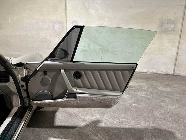 Porsche 911 carrera 4 3.6 -automaat- 250pk 1990 - afbeelding 29 van  37