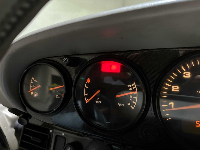 Porsche 911 carrera 4 3.6 -automaat- 250pk 1990 - afbeelding 18 van  35