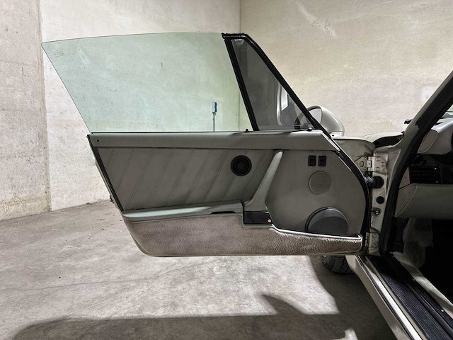 Porsche 911 carrera 4 3.6 -automaat- 250pk 1990 - afbeelding 31 van  52