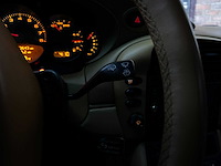 Porsche 911 carrera 4 cabriolet 3.6 996 320pk 2002 youngtimer handgeschakeld - afbeelding 16 van  36