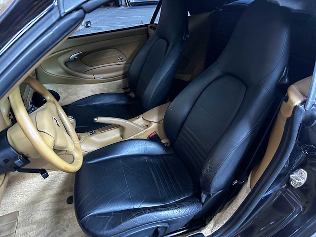 Porsche 911 carrera 4 cabriolet 3.6 996 320pk 2002 youngtimer handgeschakeld - afbeelding 24 van  36