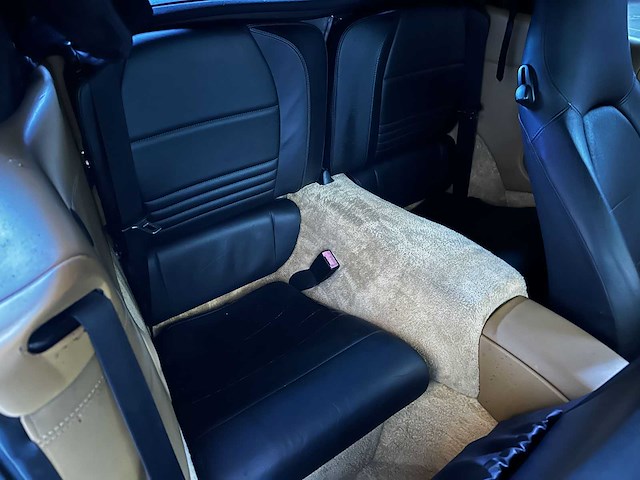 Porsche 911 carrera 4 cabriolet 3.6 996 320pk 2002 youngtimer handgeschakeld - afbeelding 28 van  36