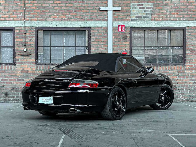 Porsche 911 carrera 4 cabriolet 3.6 996 320pk 2002 youngtimer handgeschakeld - afbeelding 3 van  17