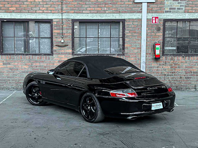 Porsche 911 carrera 4 cabriolet 3.6 996 320pk 2002 youngtimer handgeschakeld - afbeelding 4 van  17