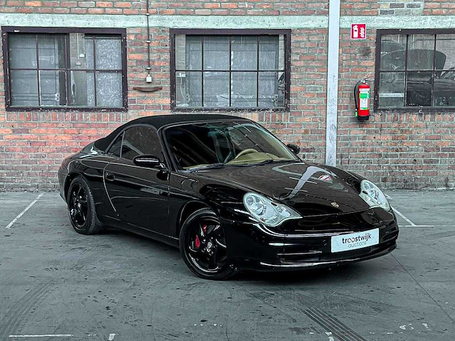 Porsche 911 carrera 4 cabriolet 3.6 996 320pk 2002 youngtimer handgeschakeld - afbeelding 16 van  17
