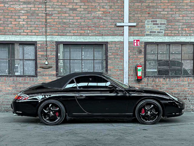 Porsche 911 carrera 4 cabriolet 3.6 996 320pk 2002 youngtimer handgeschakeld - afbeelding 35 van  35