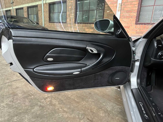 Porsche 911 carrera 4s 3.6 996 320pk 2002 youngtimer - afbeelding 26 van  42