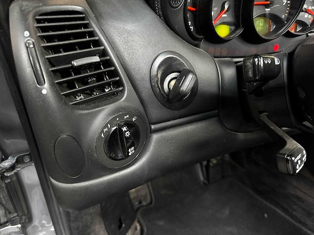 Porsche 911 carrera cabriolet 3.4 996 300pk 2001 youngtimer - afbeelding 16 van  31