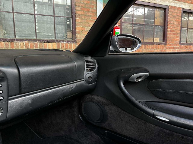 Porsche 911 carrera cabriolet 3.4 996 300pk 2001 youngtimer - afbeelding 19 van  31