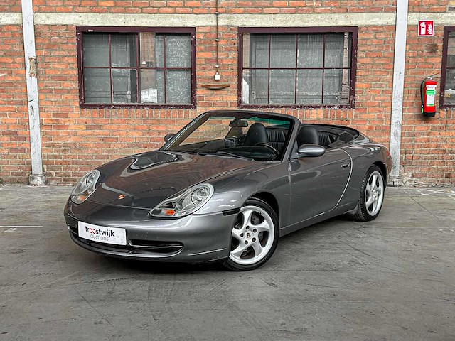 Porsche 911 carrera cabriolet 3.4 996 300pk 2001 youngtimer - afbeelding 26 van  31