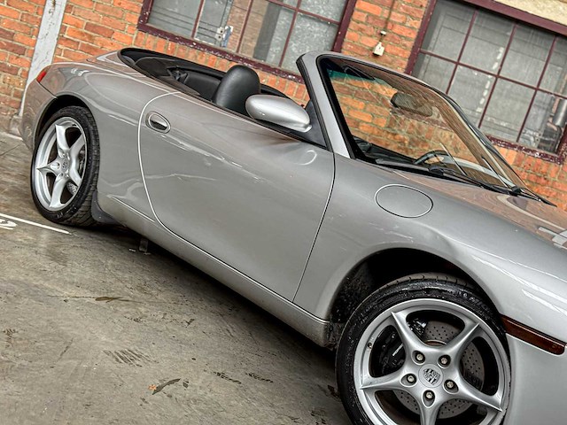 Porsche 911 carrera cabriolet 3.6 996 320pk 2003 youngtimer -handgeschakeld- - afbeelding 10 van  41