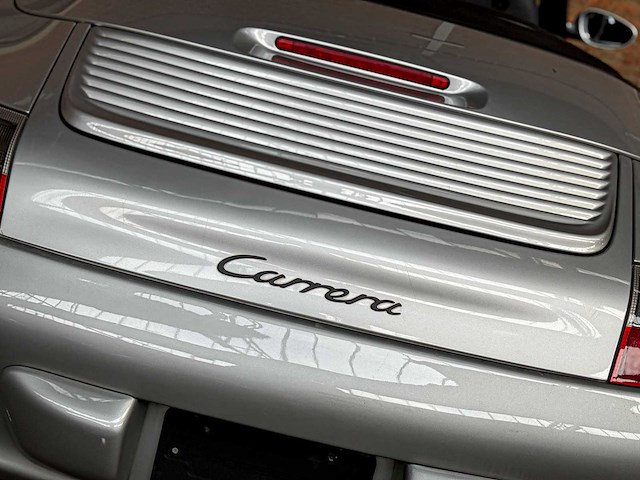 Porsche 911 carrera cabriolet 3.6 996 320pk 2003 youngtimer -handgeschakeld- - afbeelding 15 van  41